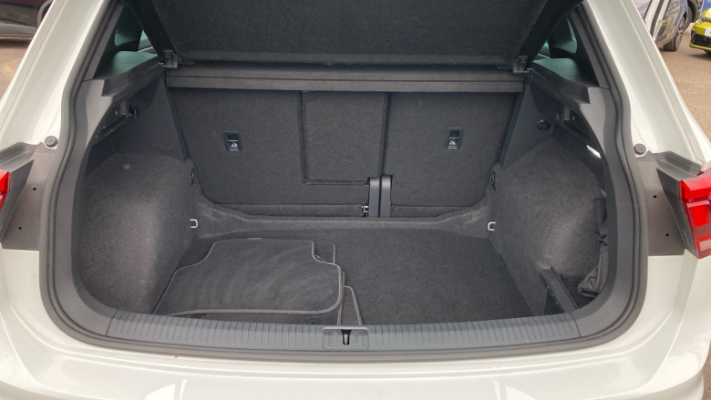 Volkswagen Tiguan 2.0 TDI R-Line 5dr DSG Diesel Estate